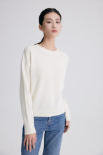 Cargar imagen en el visor de la galería, ISABEL Wool and Cashmere Round Neck Sweater
