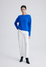 Cargar imagen en el visor de la galería, ISABEL Wool and Cashmere Round Neck Sweater
