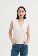 将图片加载到图库查看器，KOW Merino Silk Blend Buttoned Vest
