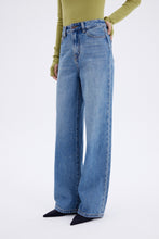 Load image into Gallery viewer, Eglitta High-Waisted Wide-Leg Jeans
