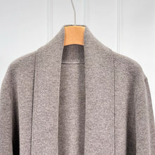 Charger l&#39;image dans la galerie, HERM Classic Wool Cashmere Mid-Length Coat
