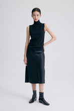 Cargar imagen en el visor de la galería, Edith Turtleneck Sleeveless Knit Vest
