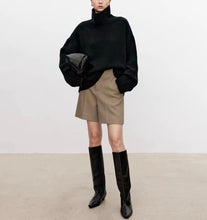 Cargar imagen en el visor de la galería, Phoebe Oversized Turtleneck Sweater
