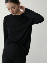 画像をギャラリービューアに読み込む, Lisa Extra Fine Merino Round Neck Long Sleeve Sweater
