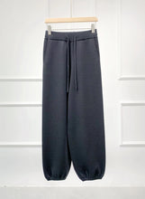 Cargar imagen en el visor de la galería, Milano Premier Merino Set – Sweater &amp; Pants
