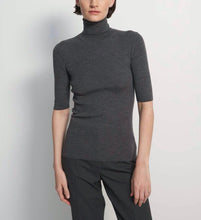 Cargar imagen en el visor de la galería, Lydia Merino Wool Turtleneck Short Sleeves Sweater
