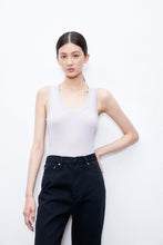 Charger l&#39;image dans la galerie, Marina Extra Fine Merino U-Neck Tank — Elevated Comfort for Every Season
