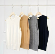 Charger l&#39;image dans la galerie, Ermes Classic Cashmere Vest
