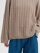 画像をギャラリービューアに読み込む, Arshan Cable Knit Cashmere Sweater
