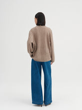 画像をギャラリービューアに読み込む, Arshan Cable Knit Cashmere Sweater
