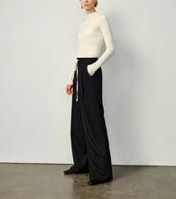 Load image into Gallery viewer, Carnation Premium Merino Wool Seamless Half-High Neck Long Sleeve
