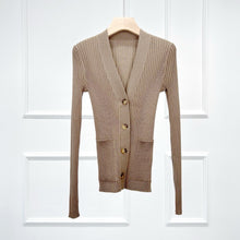 Charger l&#39;image dans la galerie, Edition Extra Fine Merino Wool Rib-Knitted Cardigan
