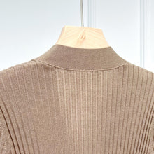 Charger l&#39;image dans la galerie, Edition Extra Fine Merino Wool Rib-Knitted Cardigan
