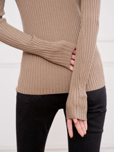 Charger l&#39;image dans la galerie, Edition Extra Fine Merino Wool Rib-Knitted Cardigan
