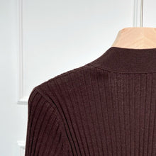 Charger l&#39;image dans la galerie, Edition Extra Fine Merino Wool Rib-Knitted Cardigan

