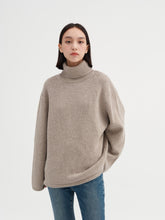 Charger l&#39;image dans la galerie, Cambridge Wool-Cashmere Oversized Turtleneck Sweater
