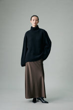 Charger l&#39;image dans la galerie, Cambridge Wool-Cashmere Oversized Turtleneck Sweater

