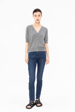 Charger l&#39;image dans la galerie, Diana Premier Cashmere Short-Sleeve V-Neck Cardigan
