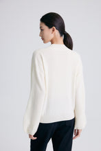 Charger l&#39;image dans la galerie, Chloe Cashmere Mock Neck Sweater with Lantern Sleeves
