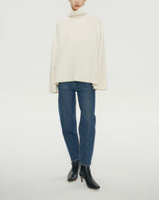 Load image into Gallery viewer, AURORA Heavyweight Cashmere Turtleneck Sweater
