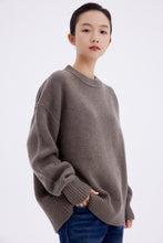 Cargar imagen en el visor de la galería, Ophelia Round Neck Heavyweight Premier Merino Wool Sweater
