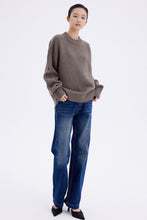 Cargar imagen en el visor de la galería, Ophelia Round Neck Heavyweight Premier Merino Wool Sweater

