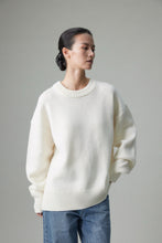 Cargar imagen en el visor de la galería, Ophelia Round Neck Heavyweight Premier Merino Wool Sweater
