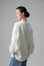 Cargar imagen en el visor de la galería, Ophelia Round Neck Heavyweight Premier Merino Wool Sweater
