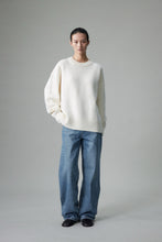Cargar imagen en el visor de la galería, Ophelia Round Neck Heavyweight Premier Merino Wool Sweater
