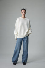 Cargar imagen en el visor de la galería, Ophelia Round Neck Heavyweight Premier Merino Wool Sweater
