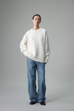 Cargar imagen en el visor de la galería, Ophelia Round Neck Heavyweight Premier Merino Wool Sweater
