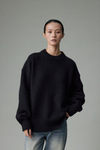 Cargar imagen en el visor de la galería, Ophelia Round Neck Heavyweight Premier Merino Wool Sweater
