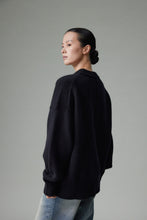 Cargar imagen en el visor de la galería, Ophelia Round Neck Heavyweight Premier Merino Wool Sweater
