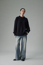Cargar imagen en el visor de la galería, Ophelia Round Neck Heavyweight Premier Merino Wool Sweater
