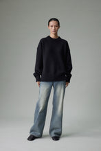 Cargar imagen en el visor de la galería, Ophelia Round Neck Heavyweight Premier Merino Wool Sweater
