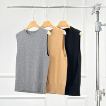 将图片加载到图库查看器，Mesa Classic Premier Cashmere U-Neck Sweater
