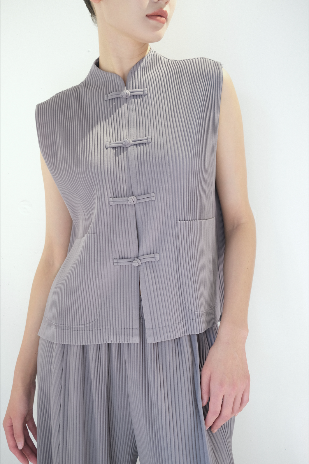 Panku Buttoned Stand Collar Fusion Vest