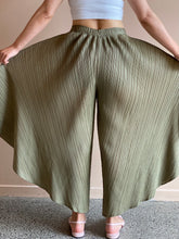 Load image into Gallery viewer, Goffer Trapeze Wide Leg Trousers
