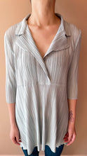 Load image into Gallery viewer, Goffer Willow Long Blouse
