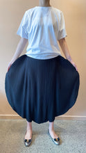 Load image into Gallery viewer, Goffer Balloon Skirt
