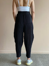 Load image into Gallery viewer, Goffer Tapered Legs Trousers
