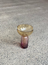 将图片加载到图库查看器，Tyrian Glass Vase
