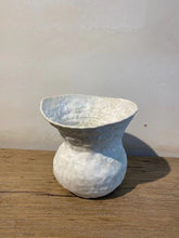 将图片加载到图库查看器，Etsu Ceramic Flower Vase
