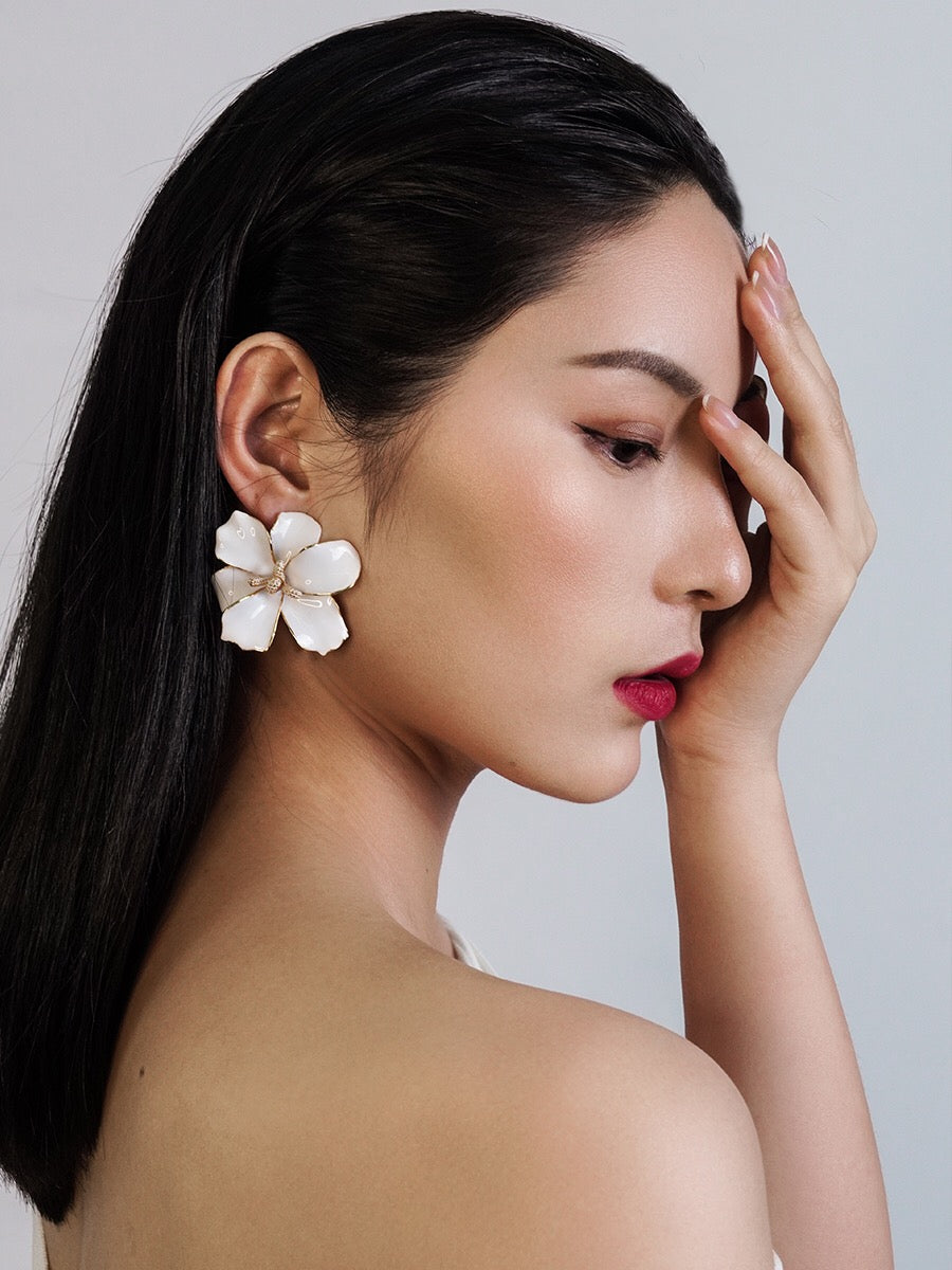 AIMAI Enable Blossom Clip Earrings