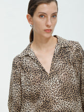 画像をギャラリービューアに読み込む, Camille Leopard Slik Shirt
