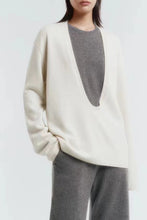 将图片加载到图库查看器，Mesa Classic Premier Cashmere U-Neck Sweater
