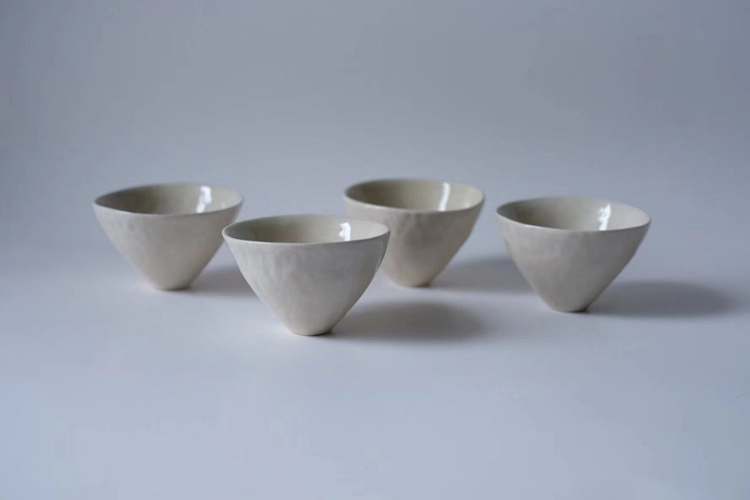 White Minimalist Cup With Matching Plat 4 Sets