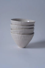 Load image into Gallery viewer, White Minimalist Cup With Matching Plat 4 Sets
