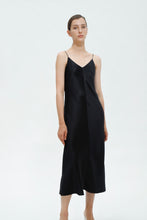 Load image into Gallery viewer, Gwen Splicing Satin Dress
