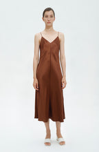 Load image into Gallery viewer, Gwen Splicing Satin Dress
